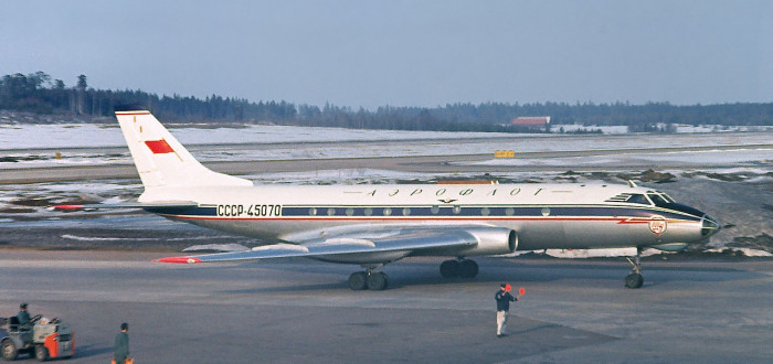 Tupolev Tu-124 mohla potkat katastrofa. Duchapřítomný pilot však stroj zaparkoval na řeku Něvu