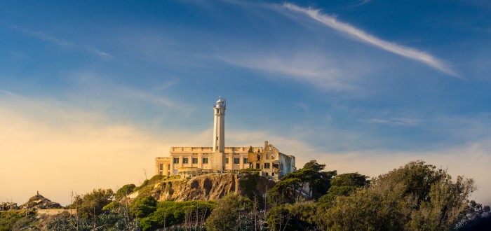 Ostrov Alcatraz objevil námořní důstojník Juan Manuel de Ayala, když v roce 1775 jako první Evropan na ostrově přistál
