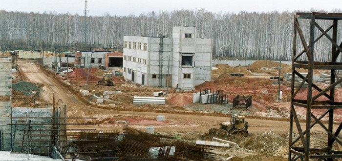 V roce 2008 bylo z areálu spíše staveniště. Ekologové ale pochybují o tom, že už tou dobou opravdu nesloužil svému účelu...
