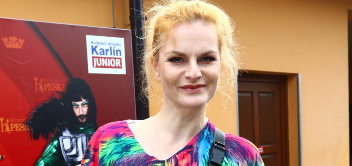 Iva Pazderkova Se Opet Predvedla V Silenem Prispevku Beha Polonaha Snehem Ma To Ale Jasne Vysvetleni Ctidoma Cz