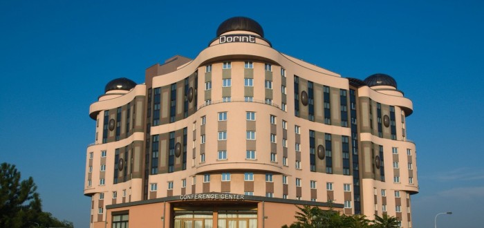Hotel Dorint patří k tomu nejhoršímu, co pražská architektura nabízí