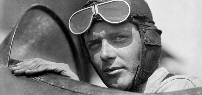 Americký letec Charles Augustus Lindbergh byl známý především prvním sólovým přeletem Atlantského oceánu v roce 1927