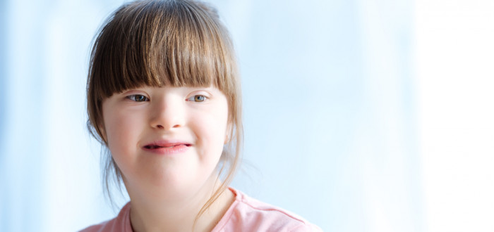Nejčastější chromozomální vada člověka je Downův syndrom. Vyskytuje se přibližně u 1 miminka z 800 narozených