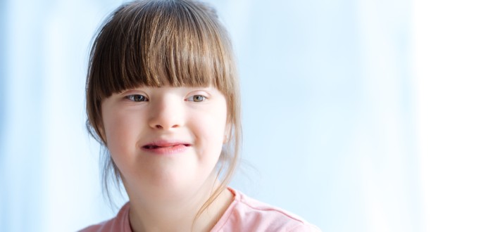 Nejčastější chromozomální vada člověka je Downův syndrom. Vyskytuje se přibližně u 1 miminka z 800 narozených