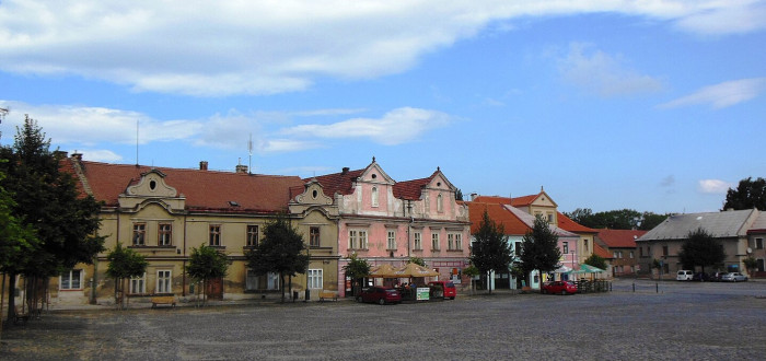 Náměstí ve Velvarech, kde se stala vražda dodávkou