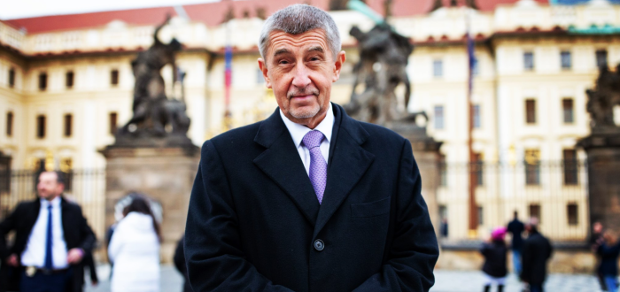 Andrej Babiš hraje s voliči hru na schovávanou. Chce na Hrad, do Strakovky, být opětovně šéfem hnutí ANO, anebo zmizí z politiky úplně? 