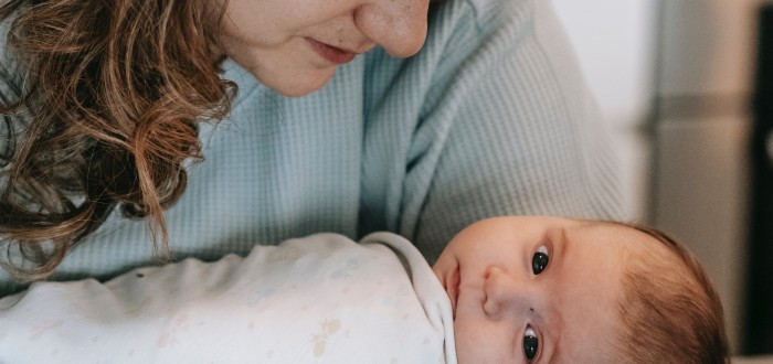 Při porodu mimo nemocnici je mnohem větší riziko přidušení dítěte