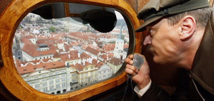 Pozorovatelna StB ve věži chrámu sv. Mikuláše na Malé Straně. Fungovala zde od roku 1952 do sametové revoluce