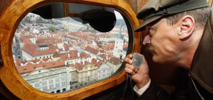 Pozorovatelna StB ve věži chrámu sv. Mikuláše na Malé Straně. Fungovala zde od roku 1952 do sametové revoluce