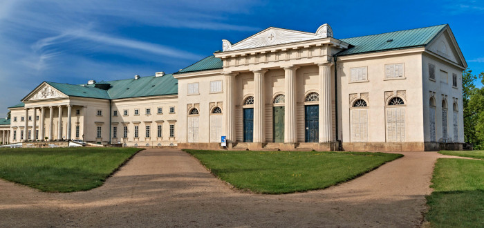 Zámek Kačina byl dostavěn v roce 1824