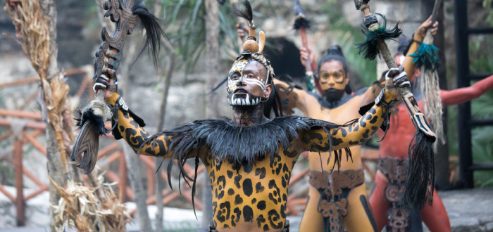 Největší část současné mayské populace žije v mexických státech Yucatan, Campeche, Quintana Roo, Tabasco a Chiapas. Za zánik měst si mohli jejich předci sami