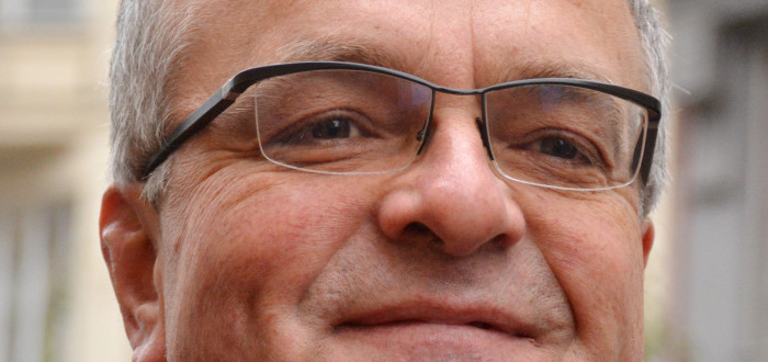 Před vstupem do vysoké politiky pracoval na Úřadu vlády ČR. Byl odborným poradcem místopředsedy vlády, ředitelem odborů poradců místopředsedy vlády ČSFR a náměstkem ministra obrany