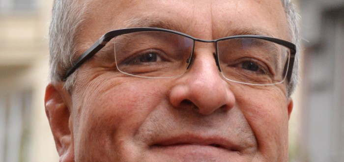 Před vstupem do vysoké politiky pracoval na Úřadu vlády ČR. Byl odborným poradcem místopředsedy vlády, ředitelem odborů poradců místopředsedy vlády ČSFR a náměstkem ministra obrany