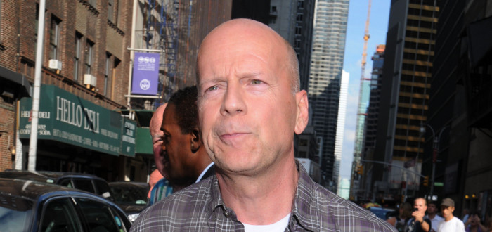 Bruce Willis se koronaviru nebojí, alespoň to dokazuje snímek, který učinil jeden bystrý paparazzi