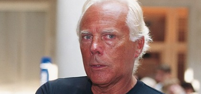 Armani byl italský milionář, který šil šaty. Byl dobrák, ale snadno se rozčilil