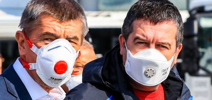 Pánové Babiš s Hamáčkem se opravdu hledali, až se našli...