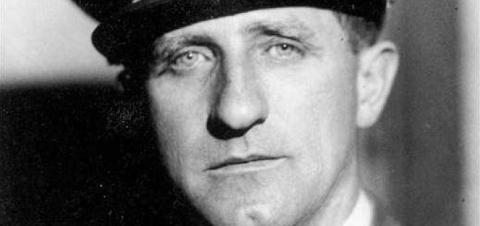 Generálmajor Karel Lukas je téměř zapomenutou obětí komunistické zvůle. O život přišel kvůli americkému luxusnímu vozu
