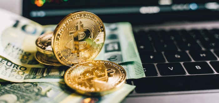Pomoci by v těžké finanční situaci mohl například někdo z rodiny, kdo by byl ochoten vzít si hypotéku od banky, a tím vyřešit nastalou situaci