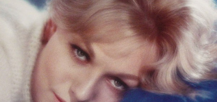 Kim Novak měla český původ a byla opravdu půvabná žena. Její život byl však jeden velký kolotoč. Kromě toho jí osud nedopřál mít děti