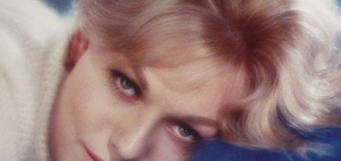 Kim Novak měla český původ a byla opravdu půvabná žena. Její život byl však jeden velký kolotoč. Kromě toho jí osud nedopřál mít děti