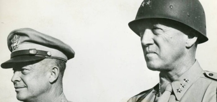 Vrchní velitel Dwight D. Eisenhower a jeho nejznámější generál George S. Patton