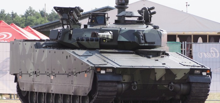 Bojové vozidlo pěchoty CV90 MkIV. Stroje kupuje do své výzbroje i Česká republika 