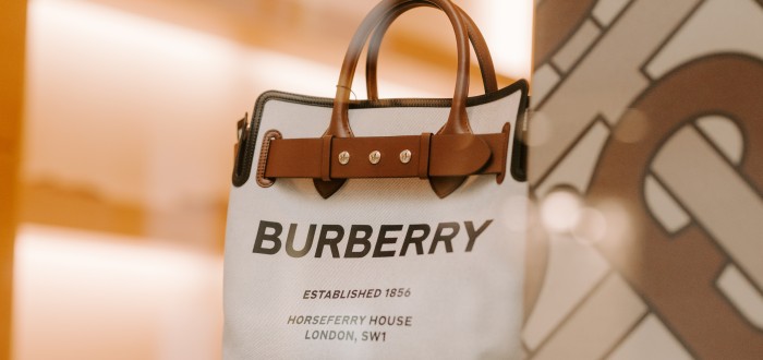 Módní značka Burberry je známá po celém světě