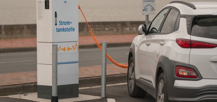 Elektromobily mohou změnit trhy s ropou