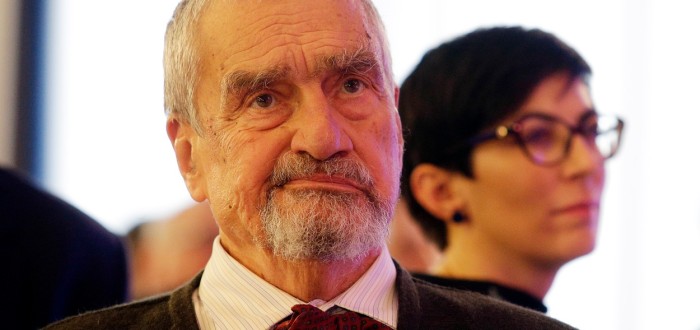 Znáte celé jméno čestného předsedy TOP 09? Tak vězte, že zní: Karel Jan Nepomuk Josef Norbert Bedřich Antonín Vratislav Menas kníže ze Schwarzenbergu