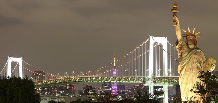 Asi nejznámější monumentální sochou je socha Svobody v New Yorku