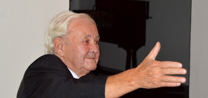 Ing. Miroslav Kváč na křtu své knihy Strhnout jako řeka