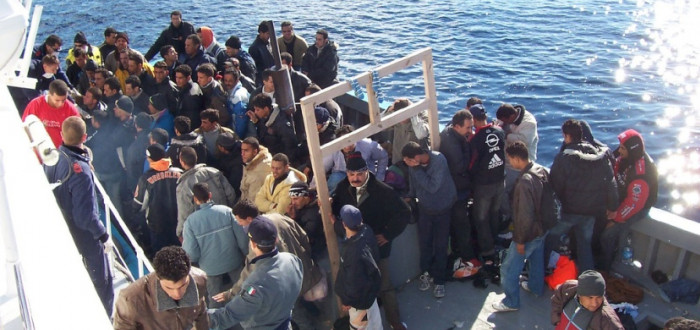 Migrace se Německu vymkla z kontroly. Přitom země má nástroje, jak uplatnit pčísnější migrační a azylovou politiku