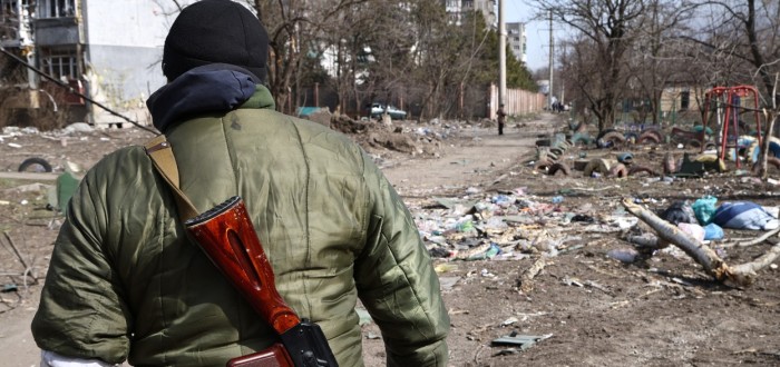 Ruskou taktikou je podle expertů nikoho z města Mariupol nepustit, nechat jeho obyvatele vyhladovět