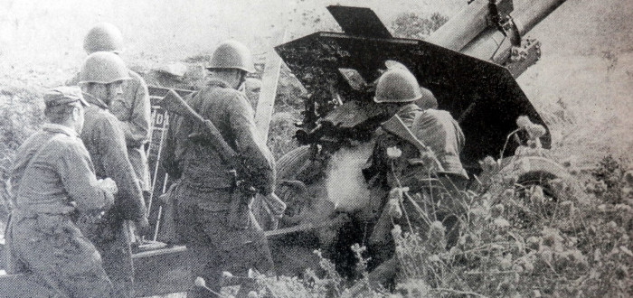 Dělostřelci v roce 1971 na Šumavě – v jejich případě, zdá se, proběhl výcvik v pořádku