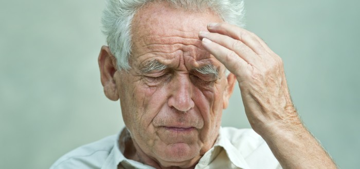 Jedním z příznaků Alzheimerovy choroby může být i obyčejný stres, pojí se totiž s celou řadou dalších symptomů této nemoci