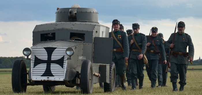 Do války odešla často většina mužů z rodiny, doma zůstaly jen ženy a děti