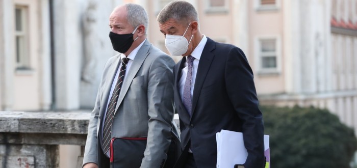 Kráčí premiér a ministr Prymula k novému politickému systému? 