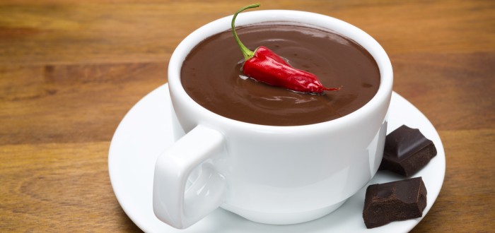Dokonce i oblíbenou horkou čokoládu si můžete připravit trochu jinak, stačí do ní přidat špetku chilli