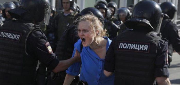 Demonstrace v Rusku zvedají ze židle i stovky ruských vědců