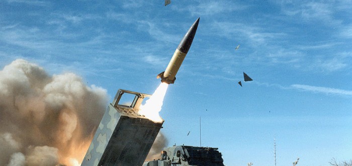 Rakety ATACMS mohou zamíchat vojenskými kartami ve prospěch Ukrajiny. Nejsou sice samospásné, ale umožní obráncům před ruskou invazí zasahovat velmi vzdálené cíle
