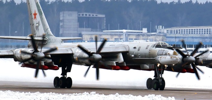 Bombardér Tu-95MSM s obávanými střelami Ch-101