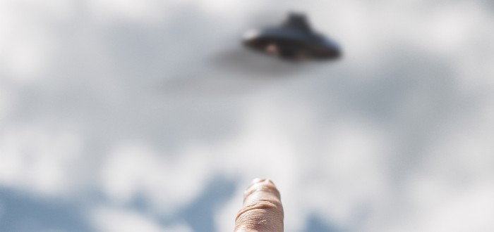 Jedna žena byla přesvědčená o tom, že natočila UFO, někteří ale tvrdili, že jde pouze o letadlo