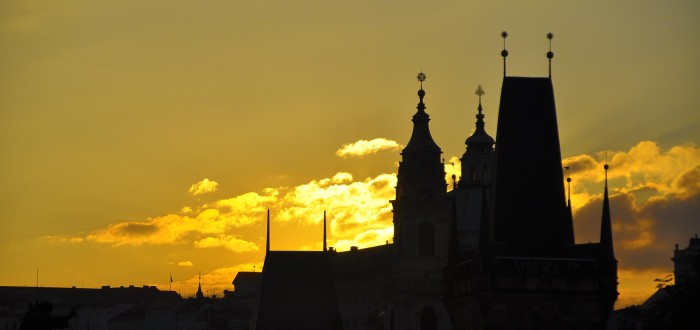 Noční Praha umí být strašidelná