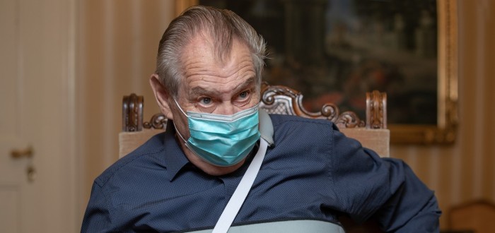 Je záměrné neinformování o zdravotním stavu prezidenta Zemana součástí rozkladu důvěry občanů ve státní instituce?