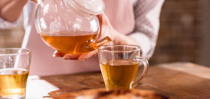 Se snížením vysoké hladiny cholesterolu vám může pomoci mimo jiné i zelený čaj