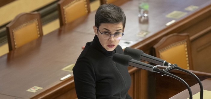 V roce 2012 založila Olga Richterová občanské sdružení Zaostřeno na desítku. V roce 2014 vstoupila do České pirátské strany