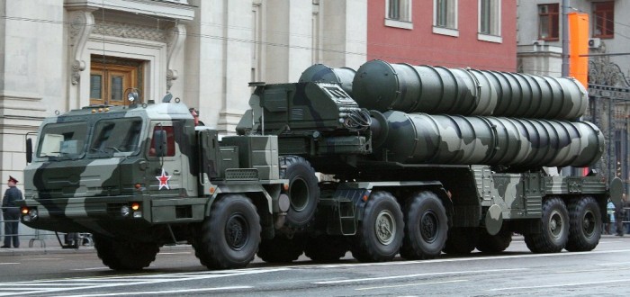 O protivzdušném systému S-400 Rusové říkají, že je prý nezničitelný. Ukrajinci je vyvedli z omylu