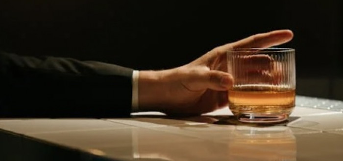 Ten, kdo prodá alkohol mladistvé osobě, může dostat nemalou pokutu za přestupek