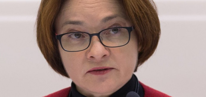 Tichá, milá, velmi schopná, liberálně smýšlející, přesto teď Elvira Nabuillinová bojuje za ruskou válečnou ekonomiku jako lev