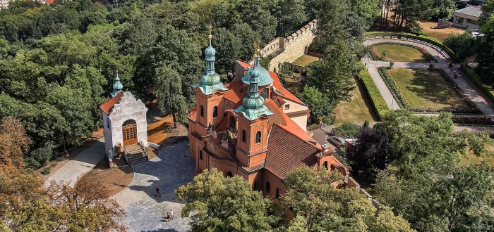 Reonova jeskyně je schovaná na Petříně